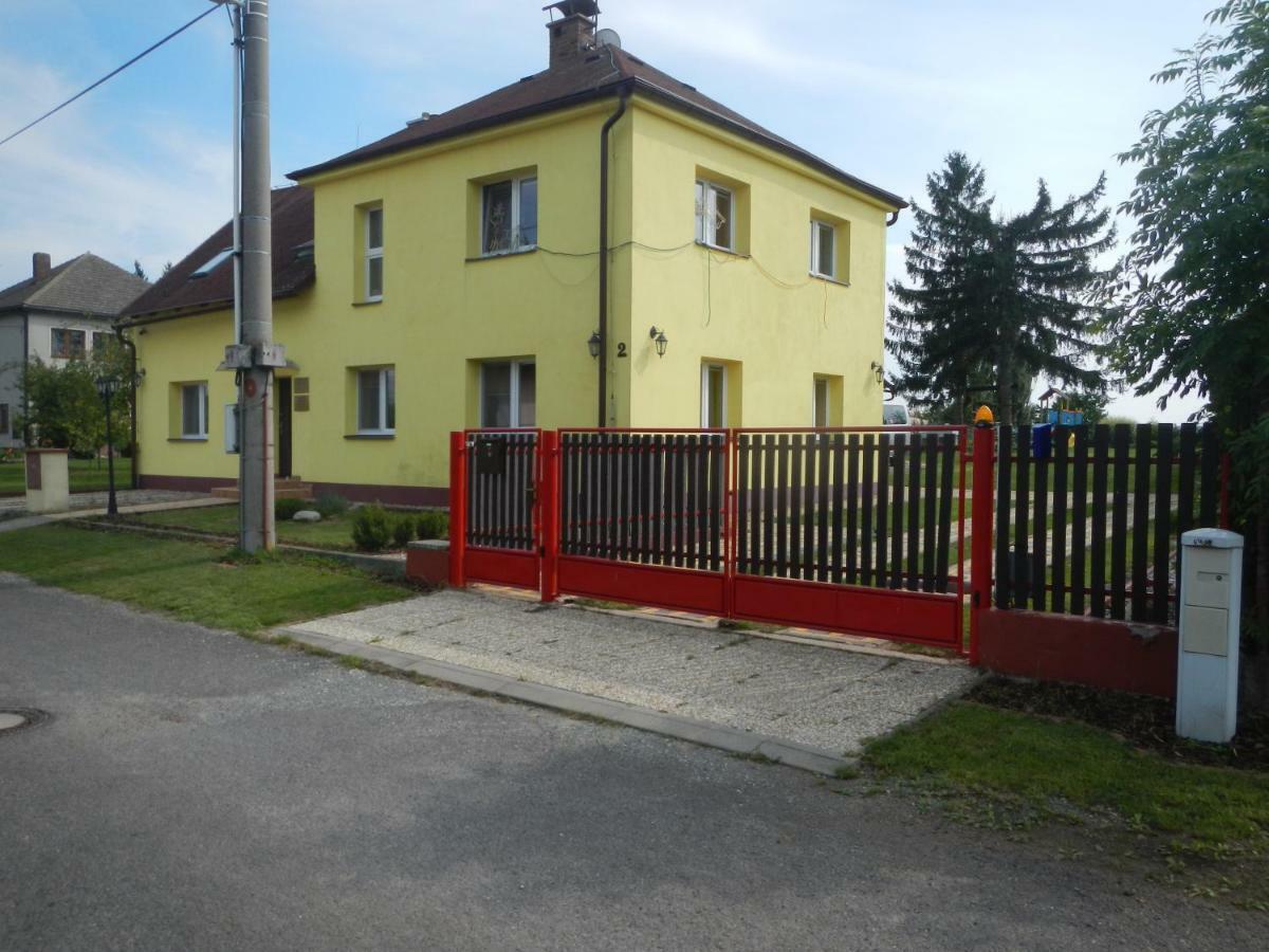 Apartmany Sarka Ujezd U Hradce Kralove Hradec Kralove Ngoại thất bức ảnh